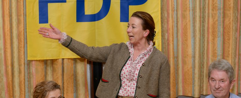 Stefanie Knecht beim Heringsessen der FDP Hemmingen