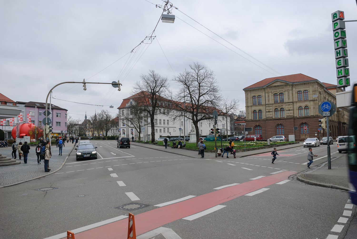 Schillerplatz mit Zugang zum Zeughausplatz