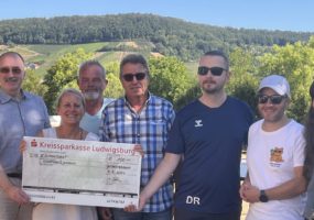 Carmen Dötterer und Jürgen Appich von der FDP-Kreistagsfraktion beim Sommerzeltlager der Sportkreisjugend
